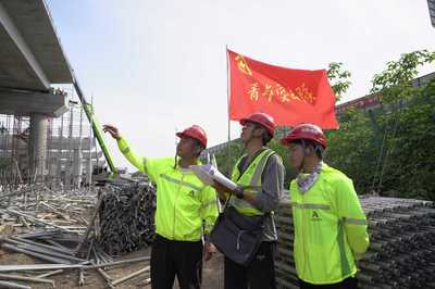 奮戰(zhàn)施工一線 譜寫(xiě)青春之歌-山東高速工程建設(shè)集團(tuán)quot;暢行致遠(yuǎn)"青年突擊隊(duì)